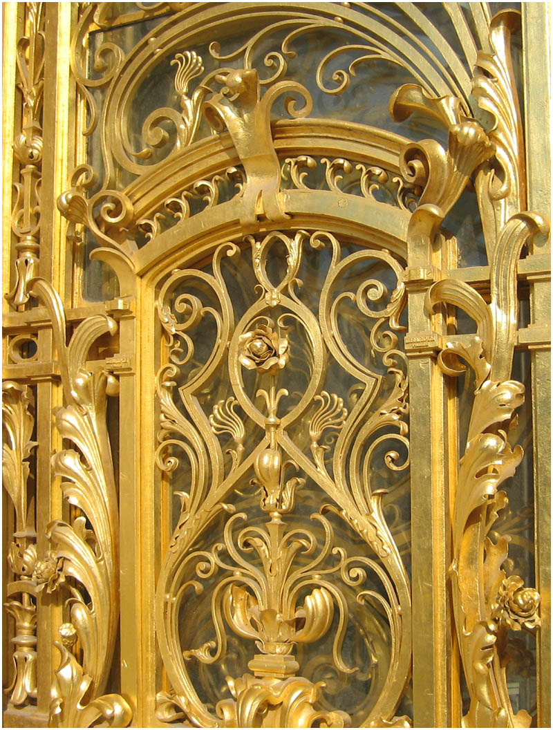 Golden gate, Paris.jpg