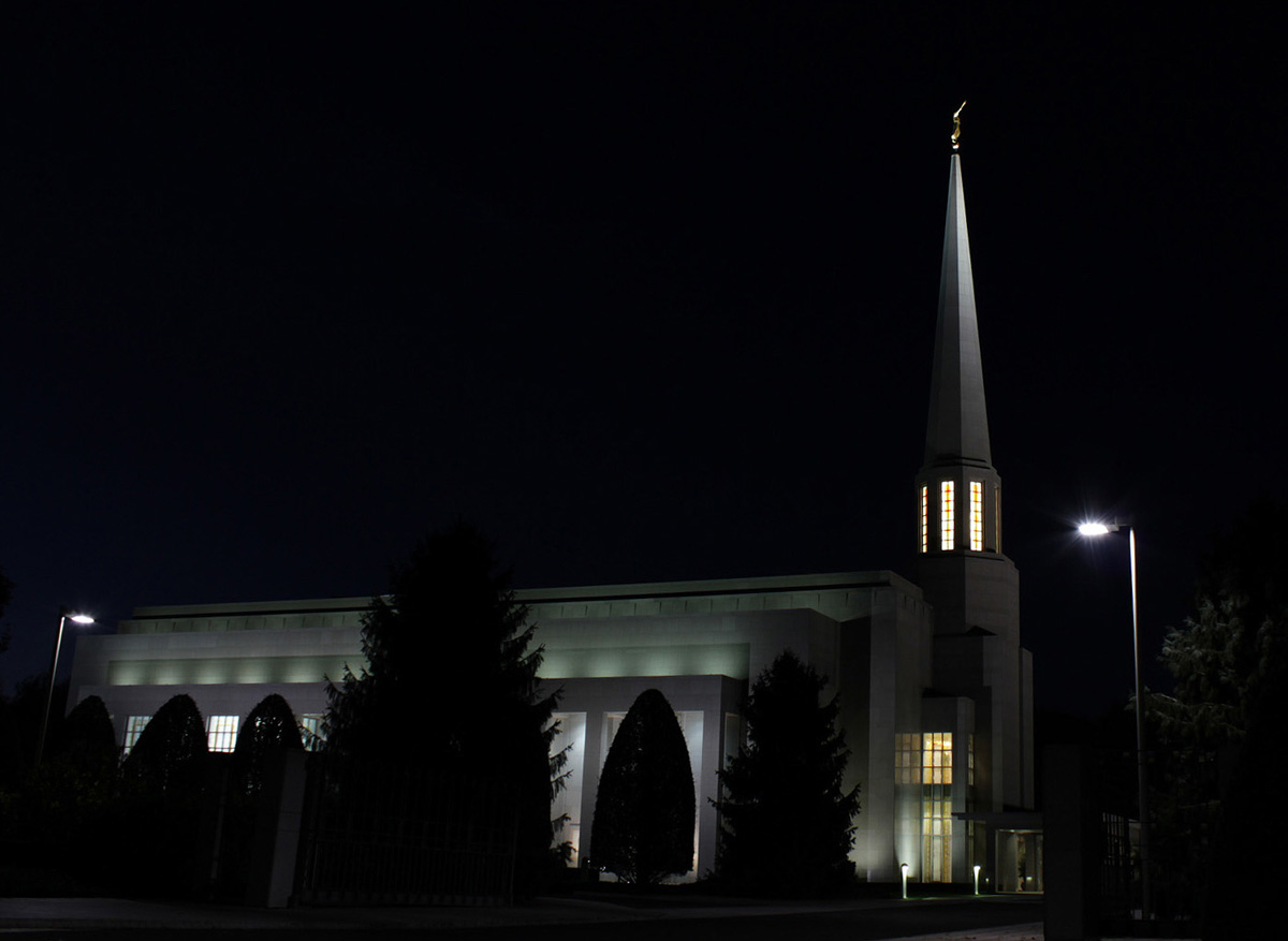 Mormon Church Chorley.jpg