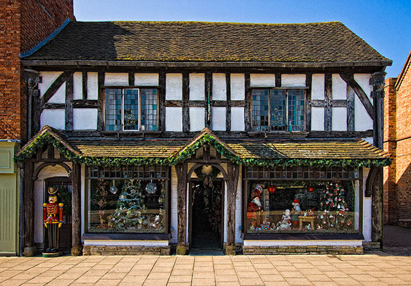Christmas-Shop,-Stratford-v2.jpg