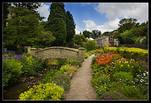 Waddington-Gardens.jpg
